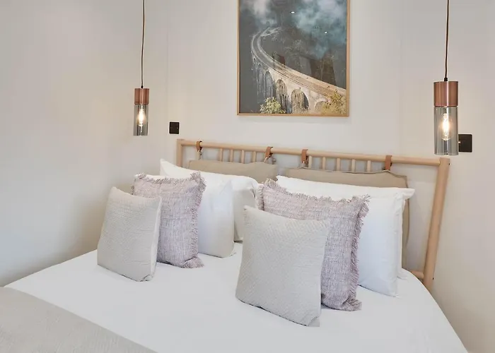 Host & - Abbey Hus Whitby