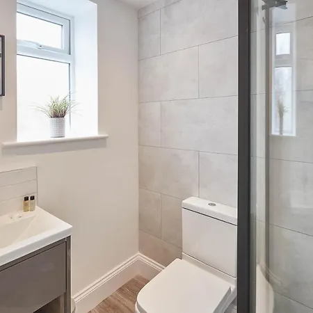 شقة Host & - Abbey Hus ويتبي