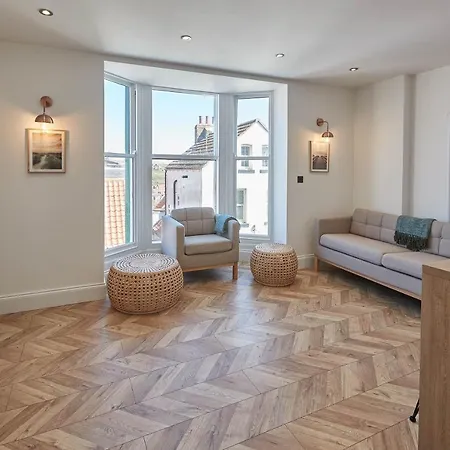 Host & - Abbey Hus * ويتبي